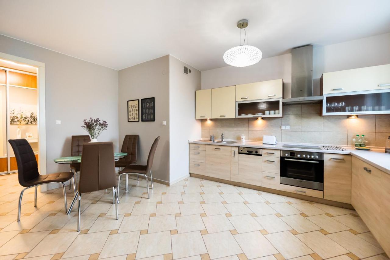 Apartment Metro Stoklosy Blue Mint